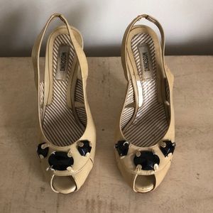 Moschino strappy pump